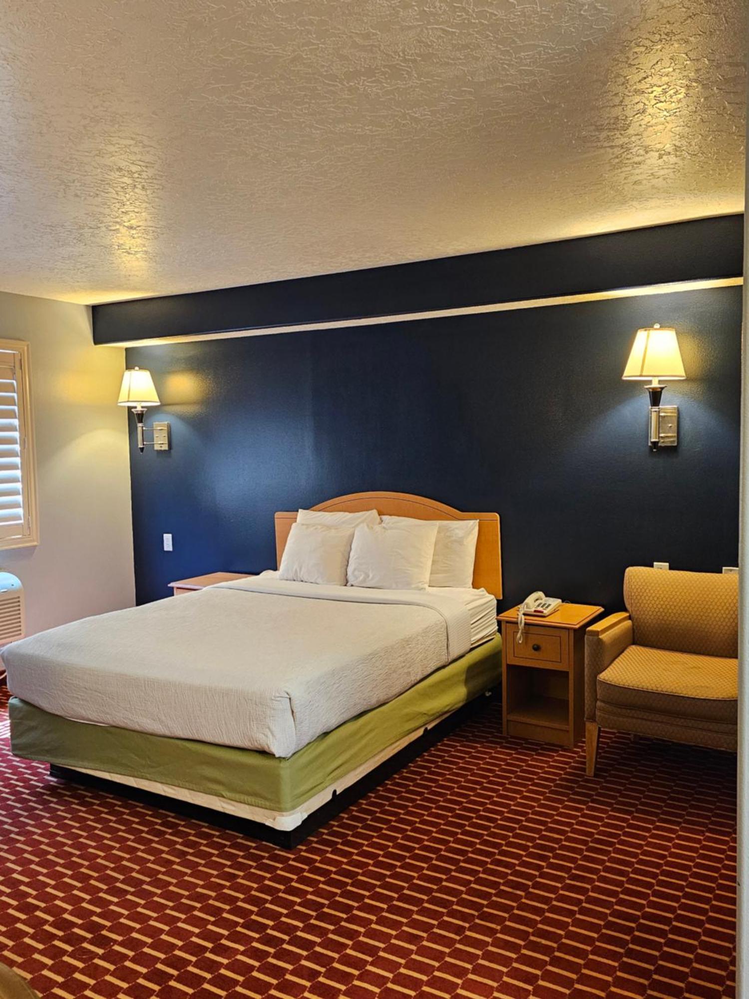 Executive Inn & Suites Extended Stay - Vernal Exterior photo